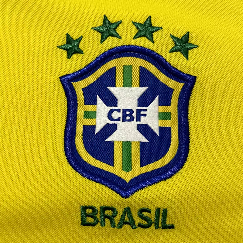 Camisa Seleção Brasileira Retrô I 2002 Nike Torcedor Masculina -Amarela com detalhes em verde
